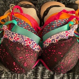 Lot of 8 Lane Bryant Cacique plunge bras. 44B.